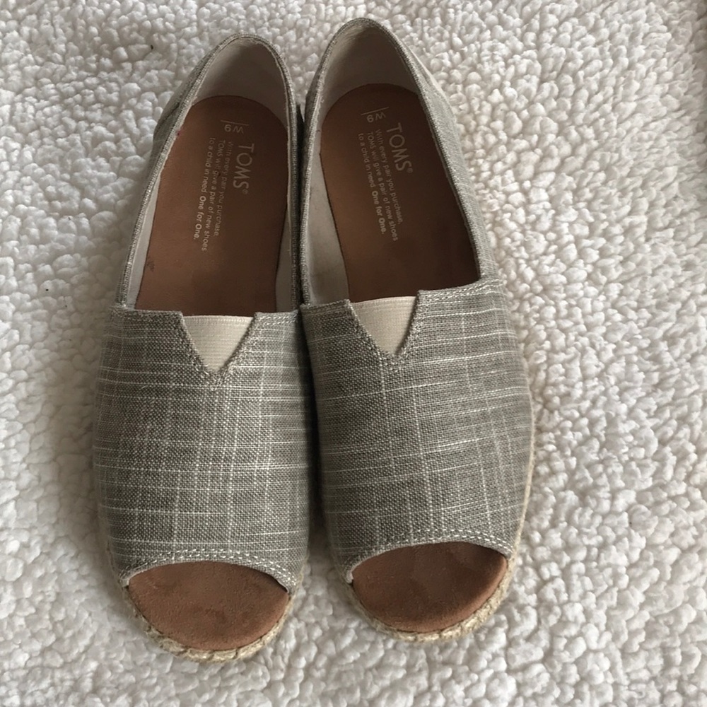 Toms